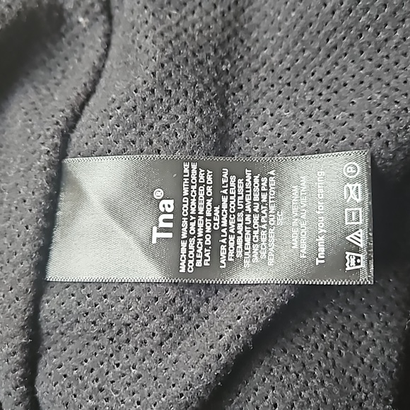 TNA (Aritzia) Teddy fleece vest - Picture 5 of 8